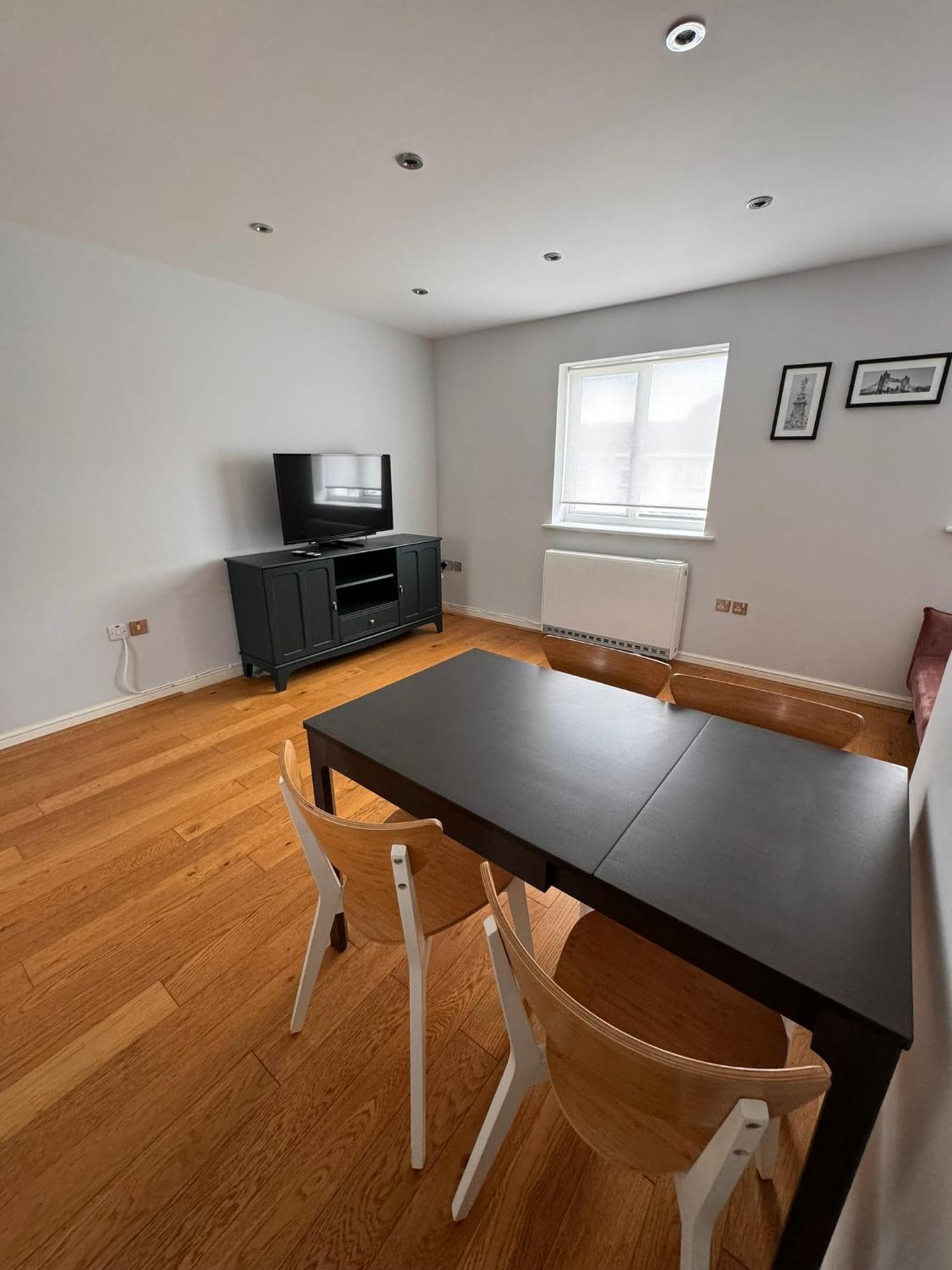 2-Bedroom Flat Walking Distance To Excel London - Perfect Location! エクステリア 写真