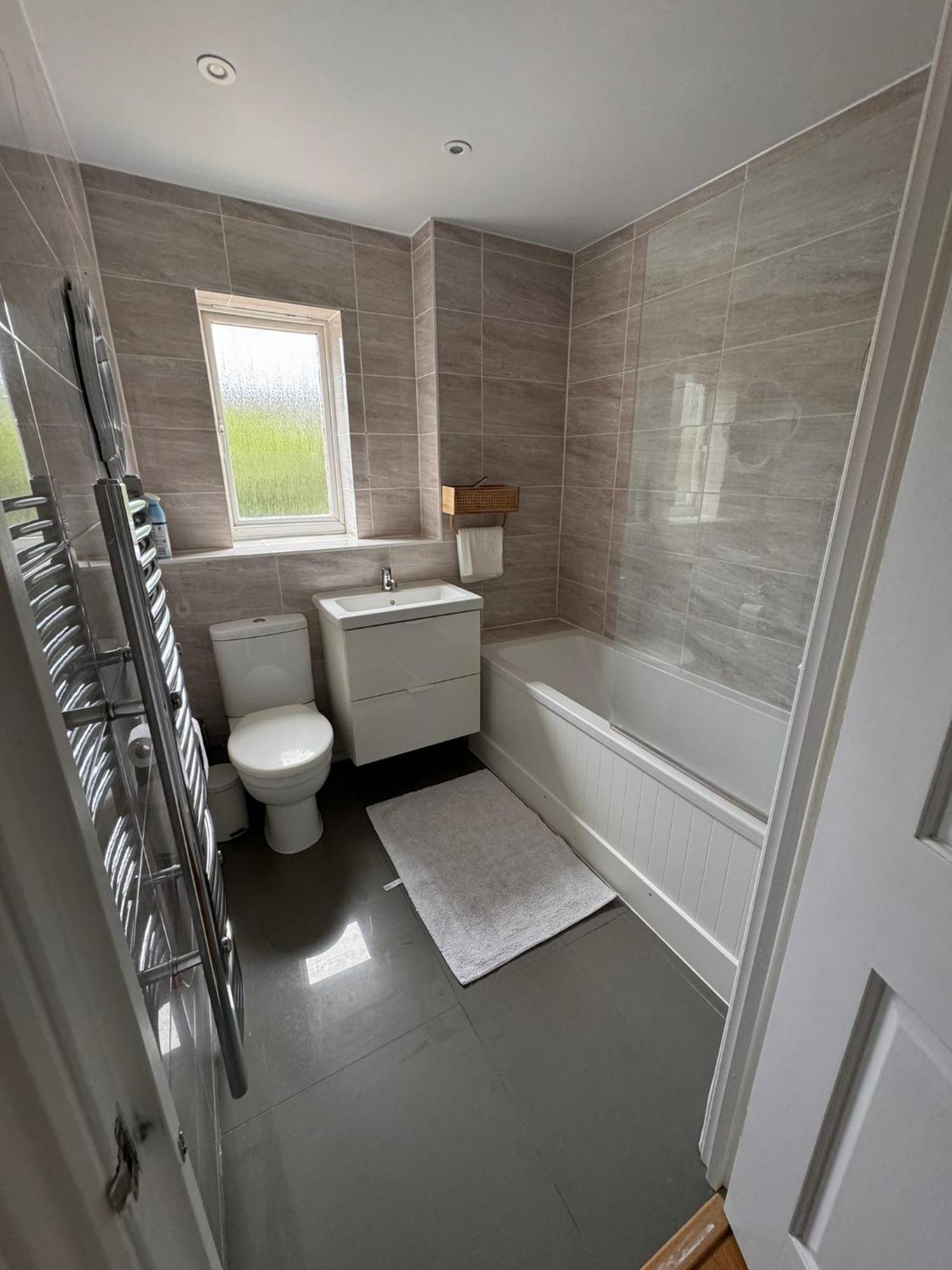 2-Bedroom Flat Walking Distance To Excel London - Perfect Location! エクステリア 写真